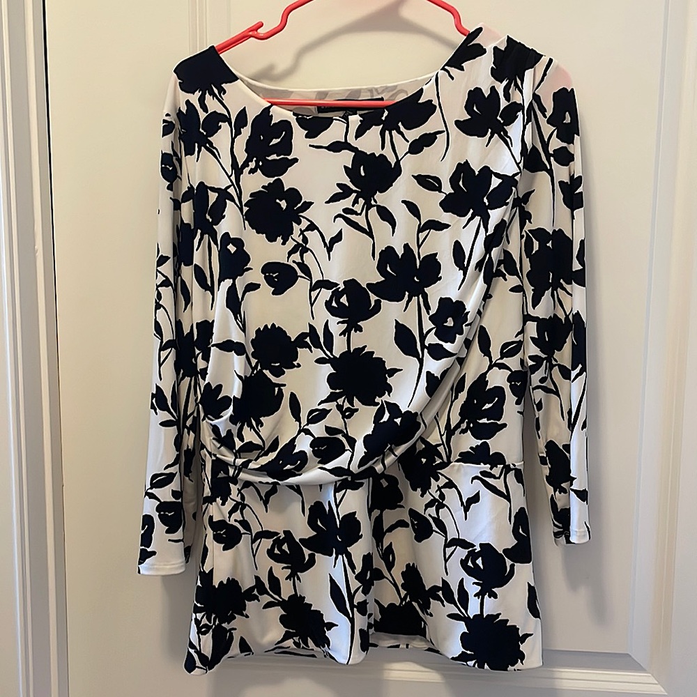 White House Black market blouse three-quarter length sleeves size extra large